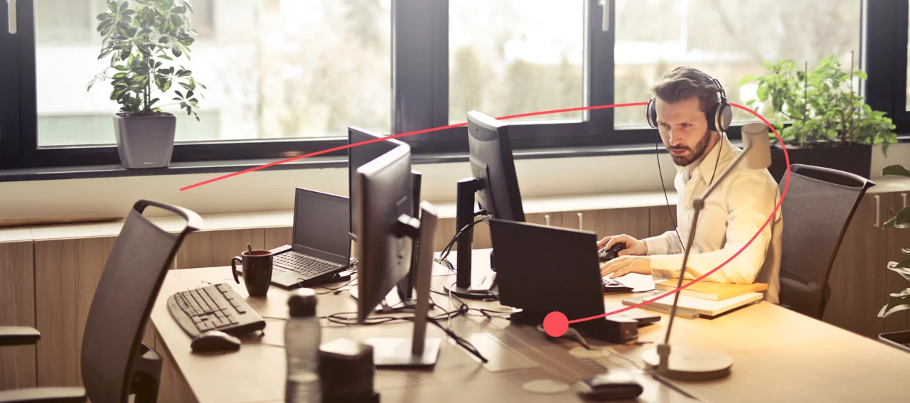 従業員_デスク_revtrac_small